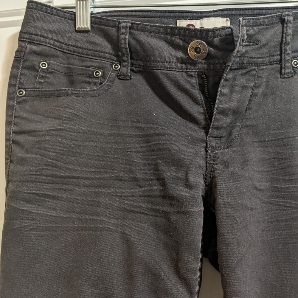 GRAY SKINNY JEANS
